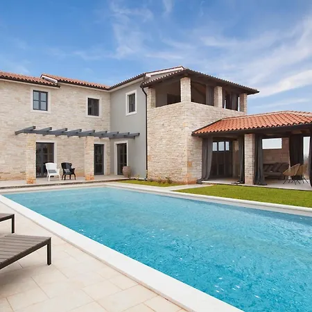 Tajna Villa