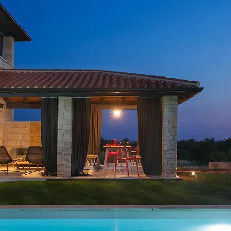Tajna Villa